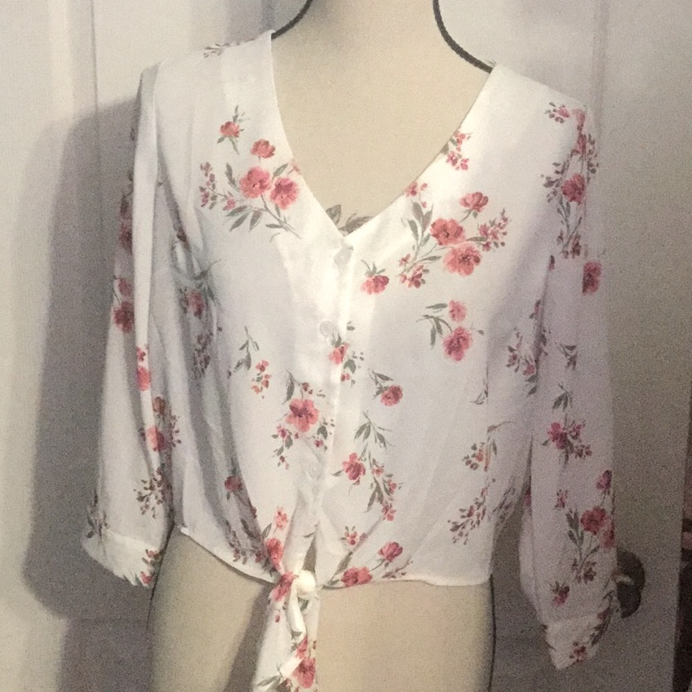 ❌DONATED❌White Floral Button Down Tie Top - Picture 4 of 8